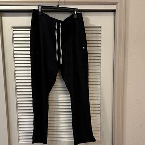 Figs Women’s Black Technical Collection Scrub Pants